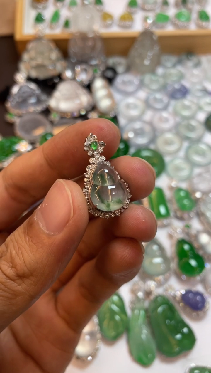 【闪购商品】翡翠吊坠(不含链)18K金镶嵌葫芦