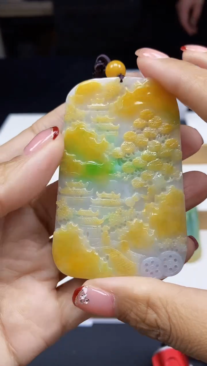 【闪购商品】翡翠颈饰未镶嵌翡翠A货