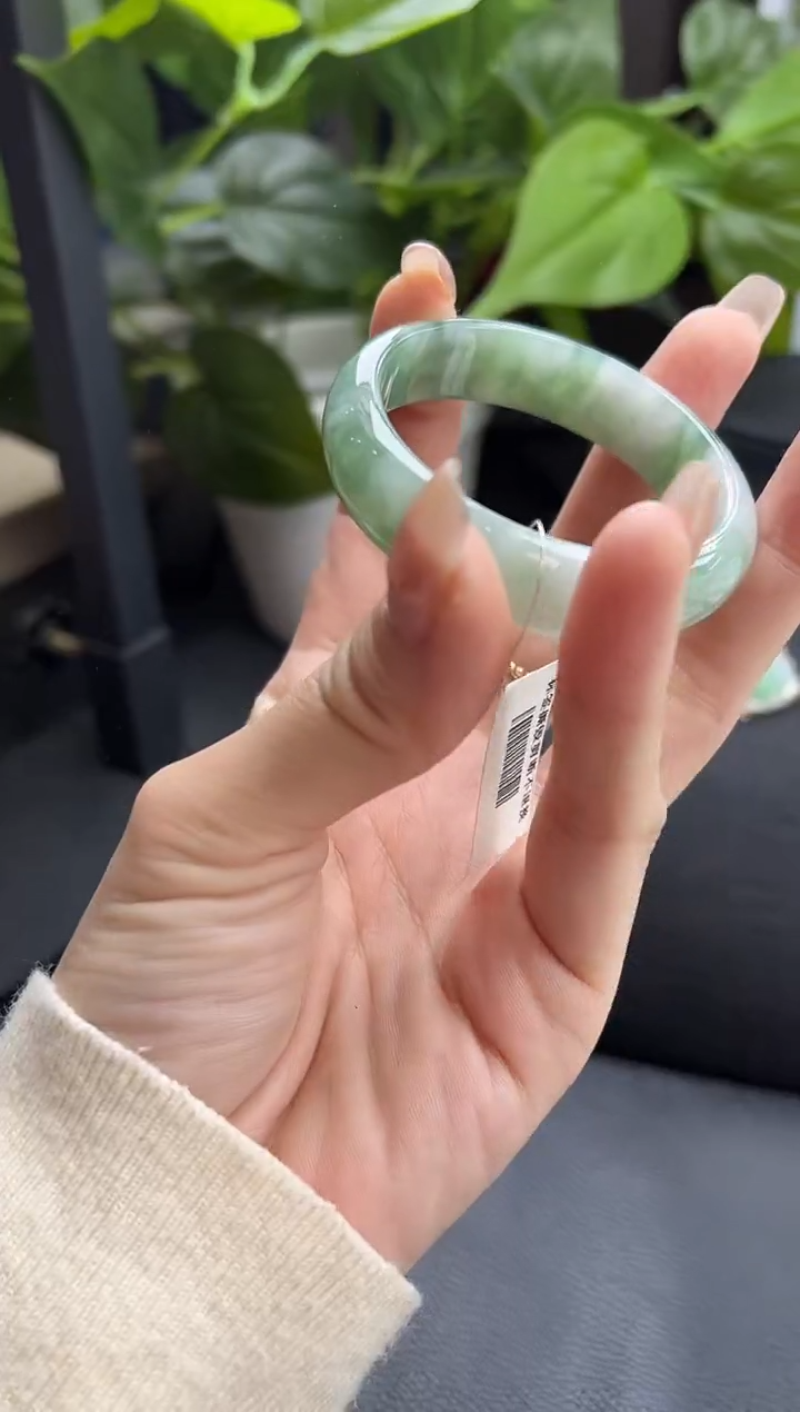 【闪购商品】翡翠手镯未镶嵌贵妃手镯 51圈口