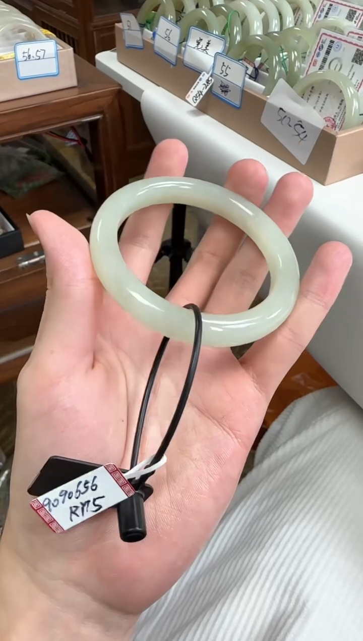 未镶嵌手镯和田玉57