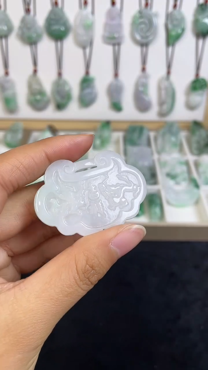 颈饰未镶嵌翡翠1