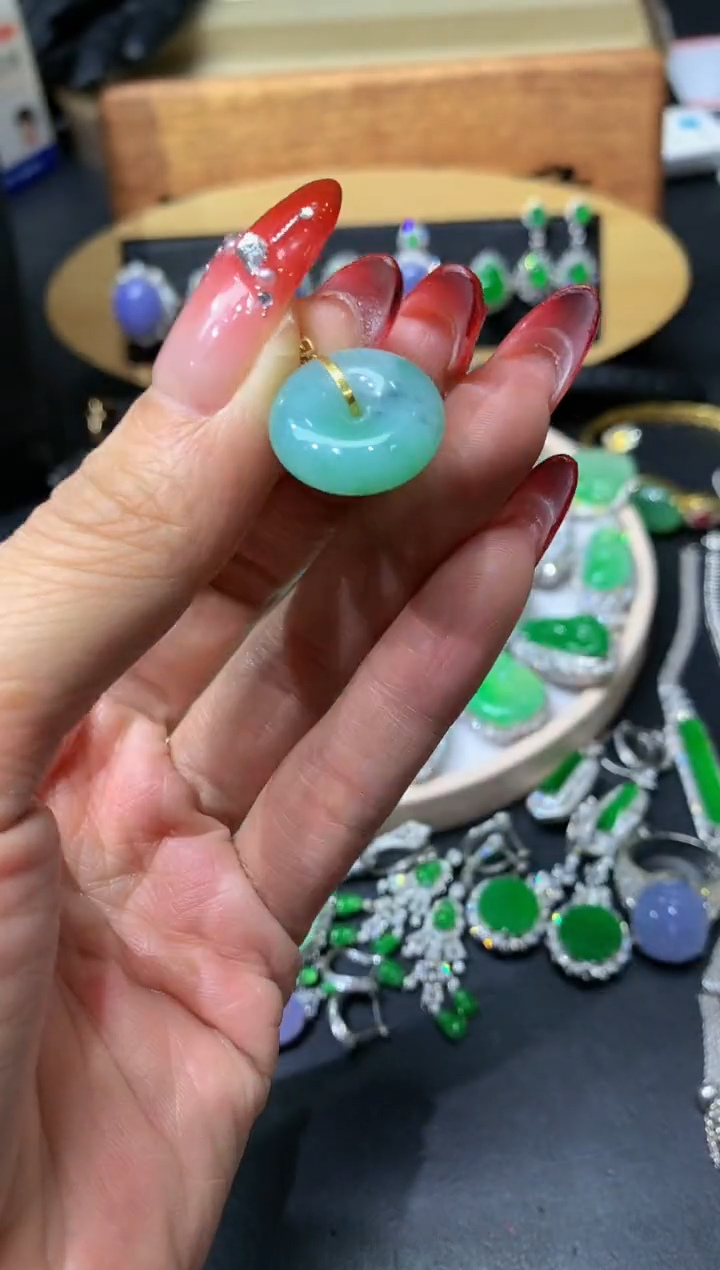 【闪购商品】定制翡翠18K金镶嵌团购