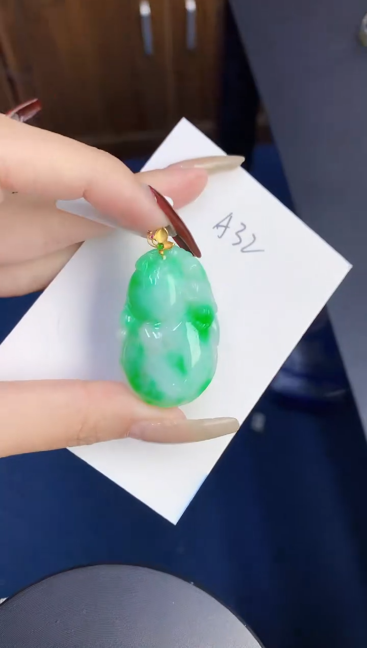 【闪购商品】翡翠颈饰18K金镶嵌00000000000