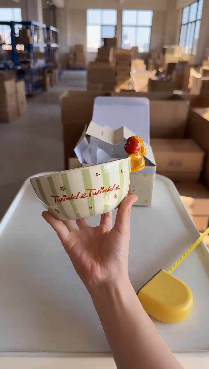 瓷片睡眠星星人碗绿条纹