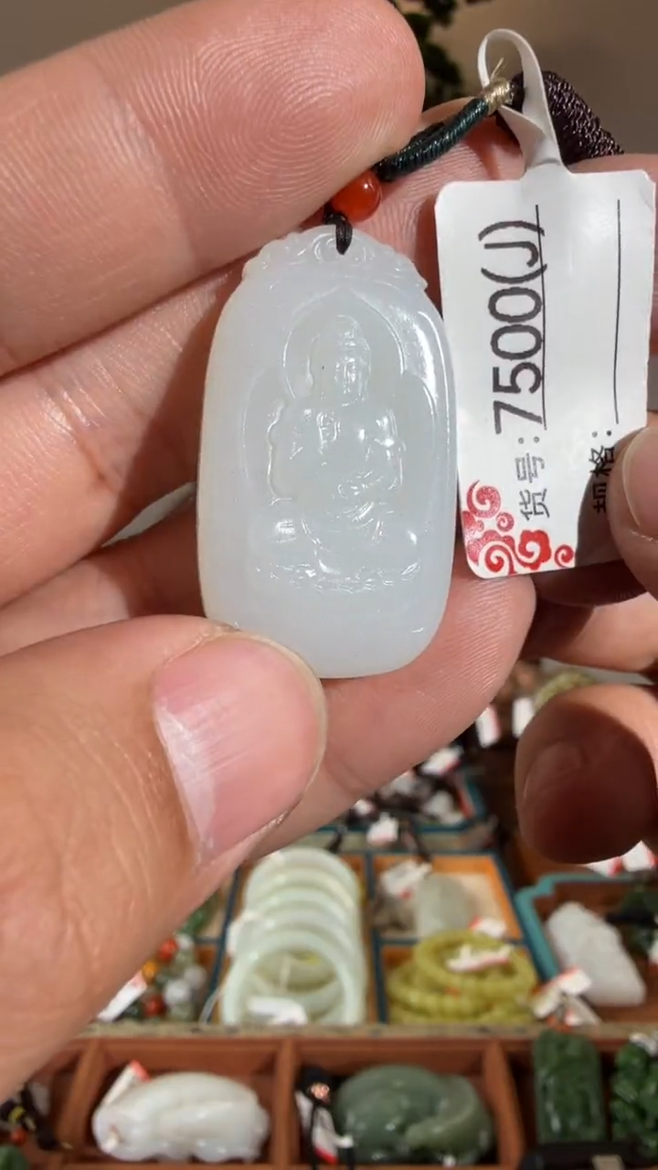 颈饰未镶嵌和田玉猪狗J