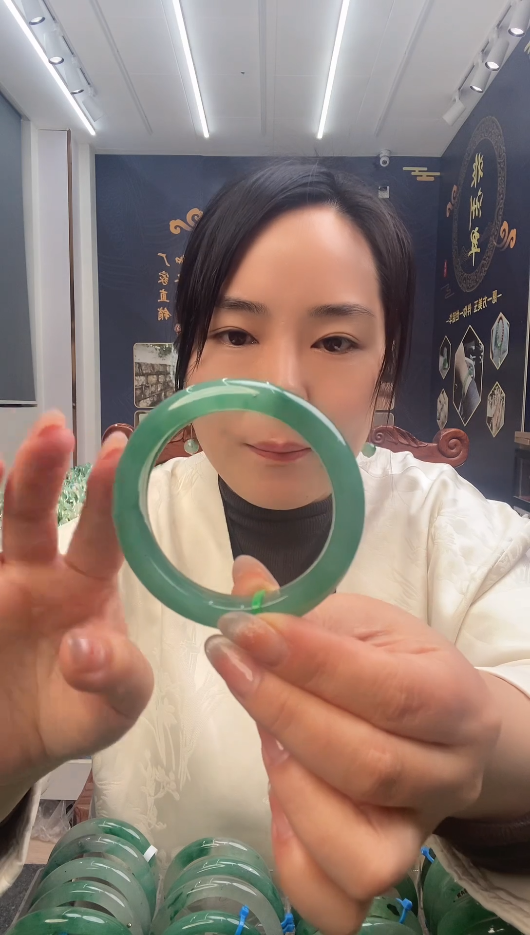 【闪购商品】石英质玉手镯未镶嵌天然非洲翠高冰手镯8