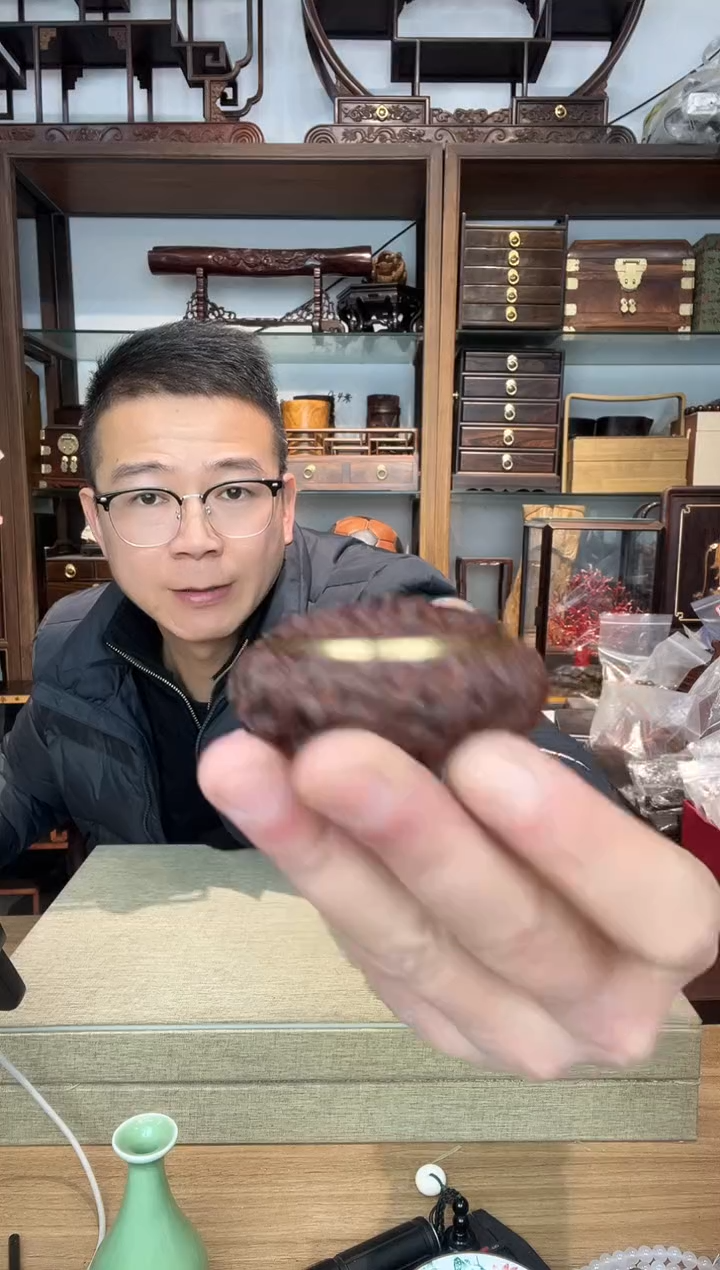 乌木类书架314小叶紫檀镂空香囊