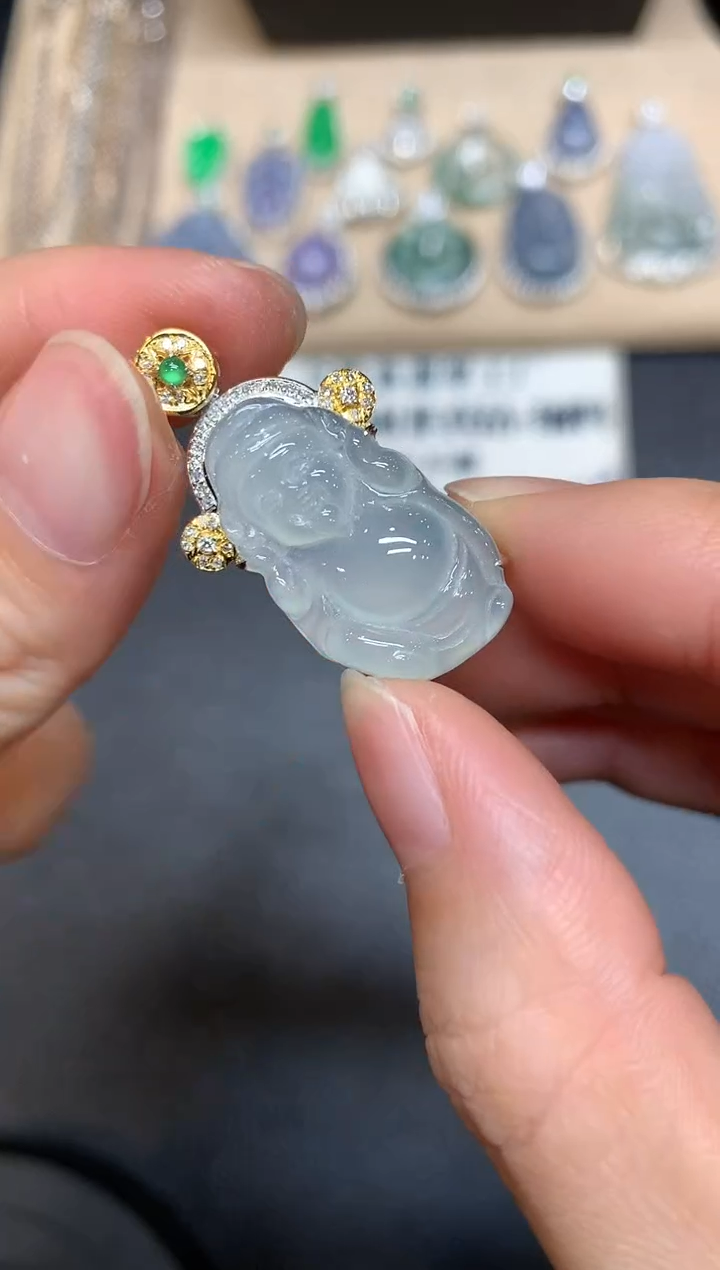 【闪购商品】翡翠颈饰18K金镶嵌财神【无服务费