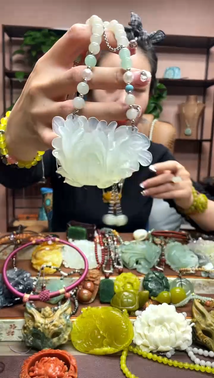 未镶嵌岫玉吊坠·