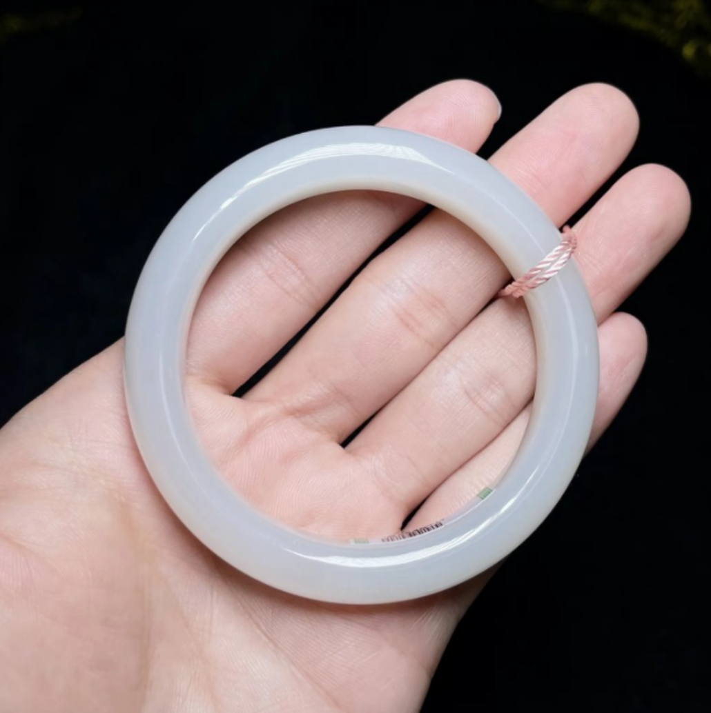 菲菲珠宝好*和田玉藕粉宽条手镯