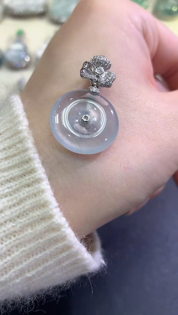 【闪购商品】翡翠颈饰18K金镶嵌B69   