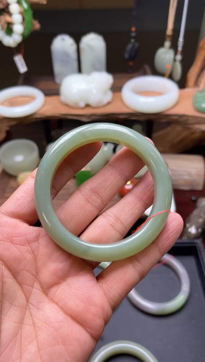 【闪购商品】和田玉手镯未镶嵌且末蓝手镯58圈9002753