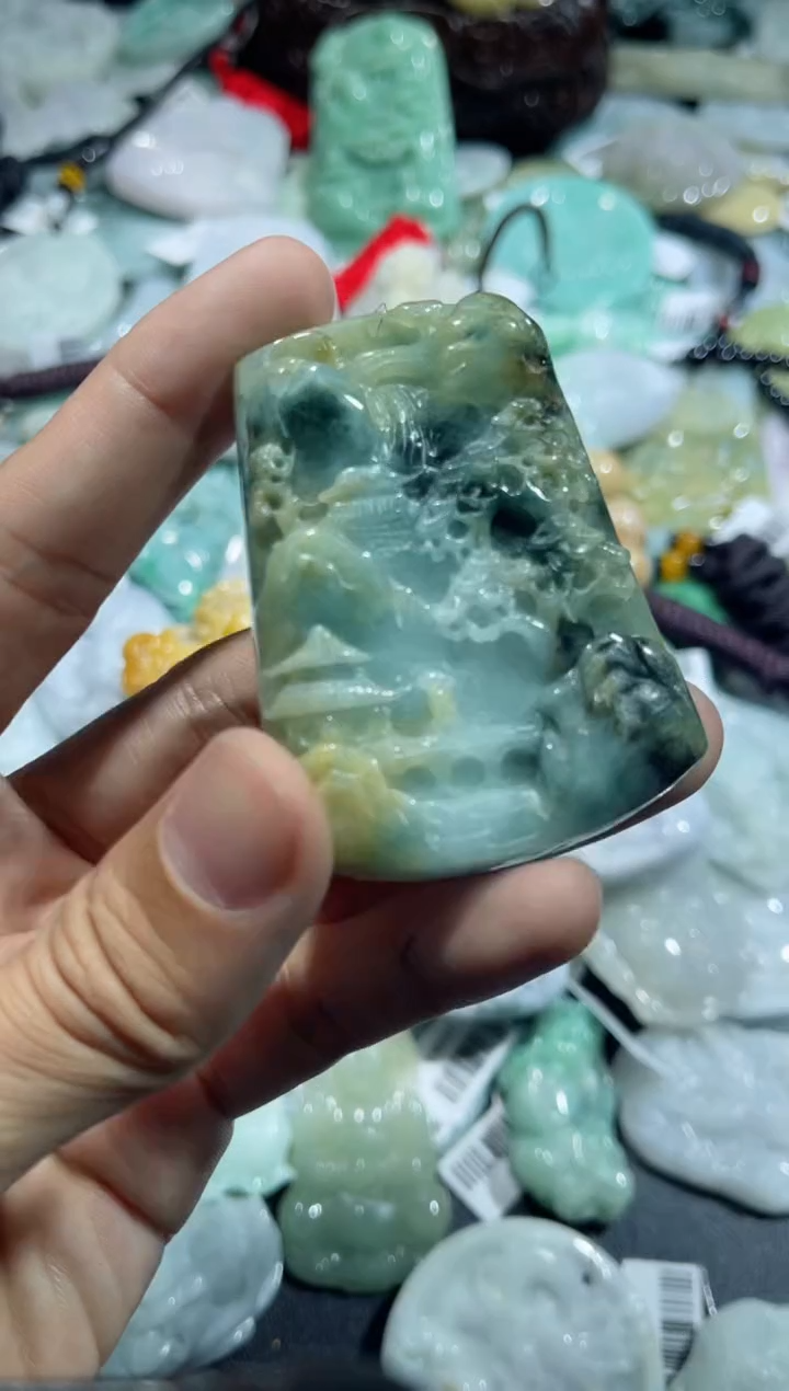 【闪购商品】翡翠颈饰未镶嵌00012719
