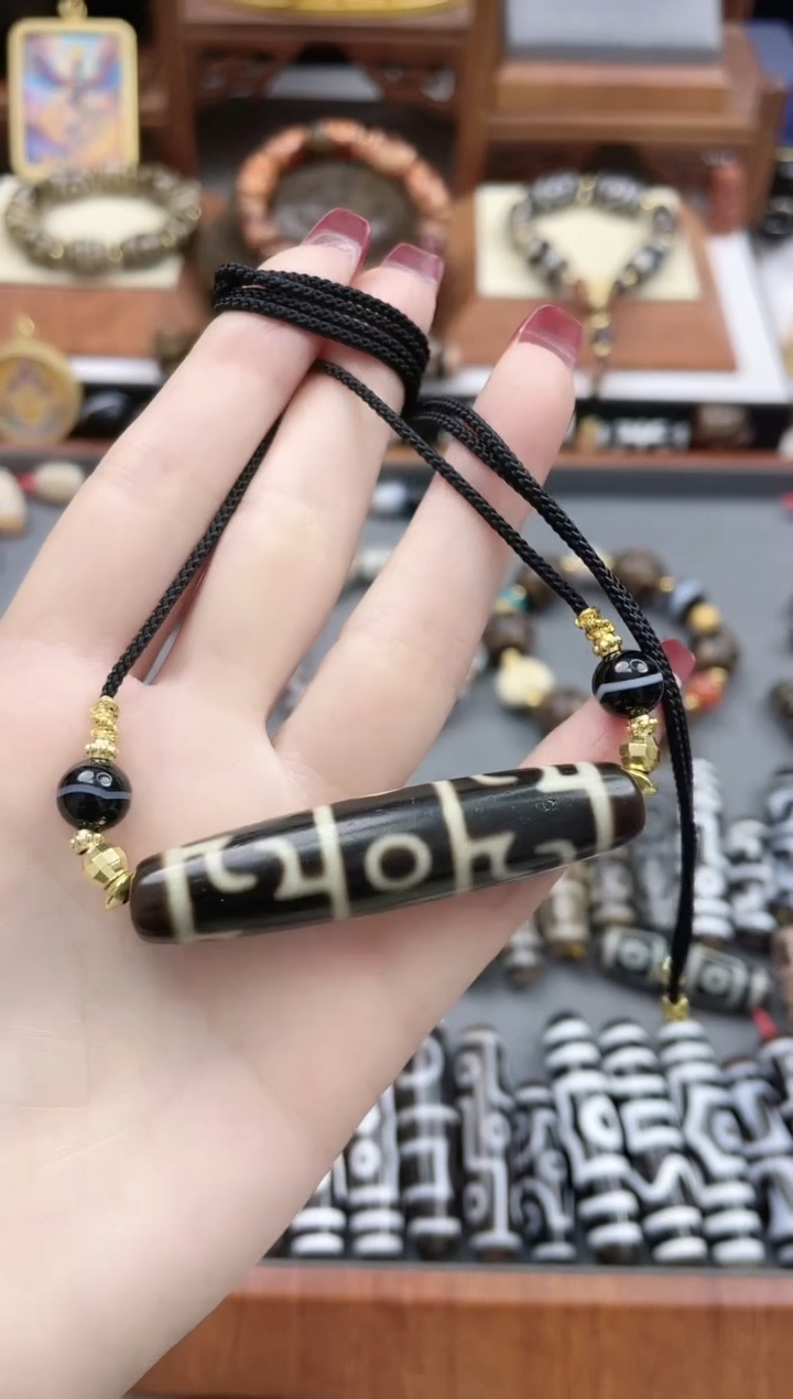 【闪购商品】玛瑙/玉髓珠珠未镶嵌高品三眼莲师