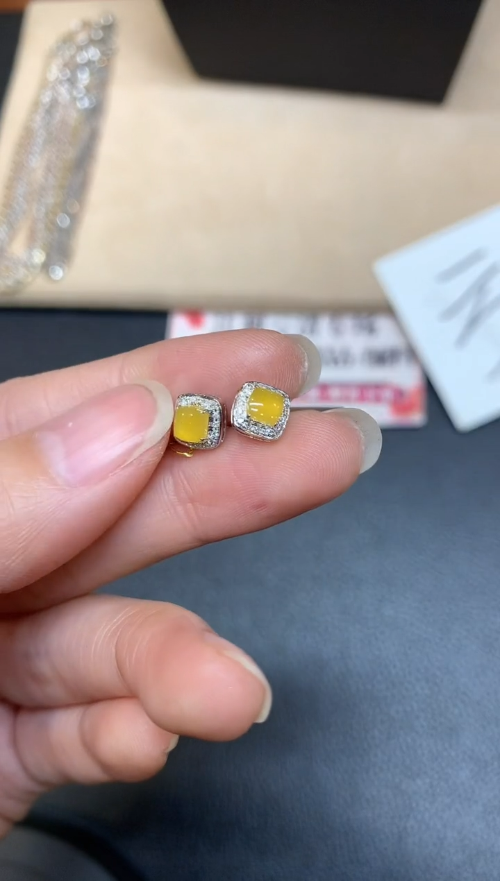 【闪购商品】翡翠耳饰18K金镶嵌【无鉴赏期