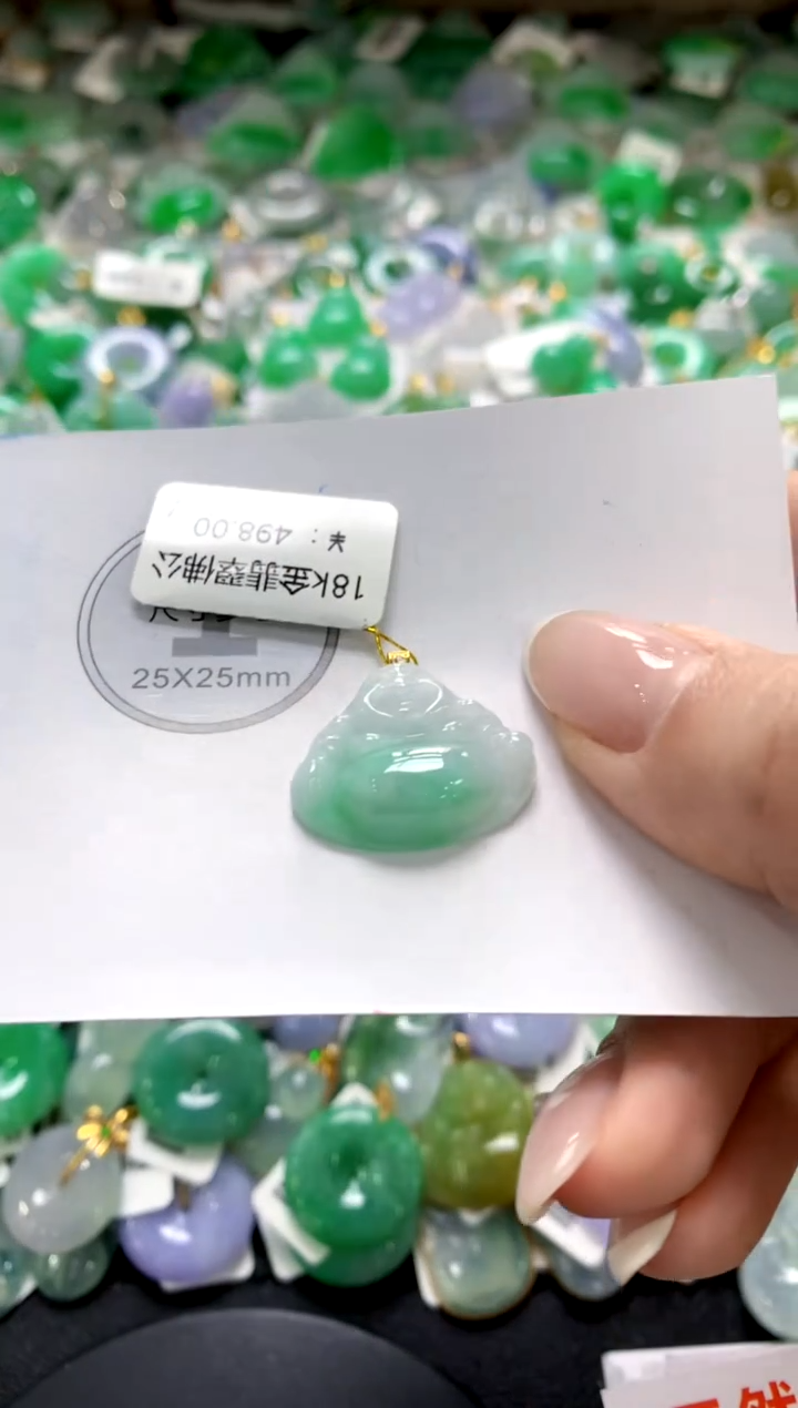 翡翠18K金镶嵌颈饰1111111111111111