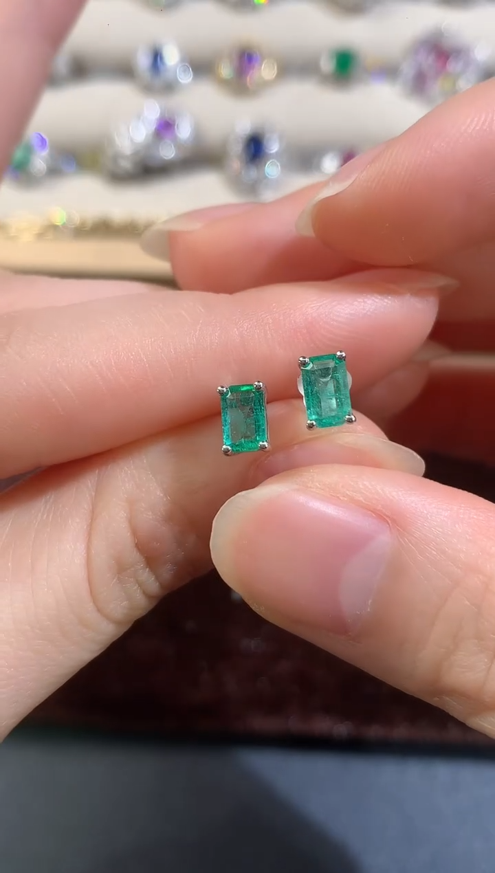 18K金镶嵌耳饰祖母绿D618|1980