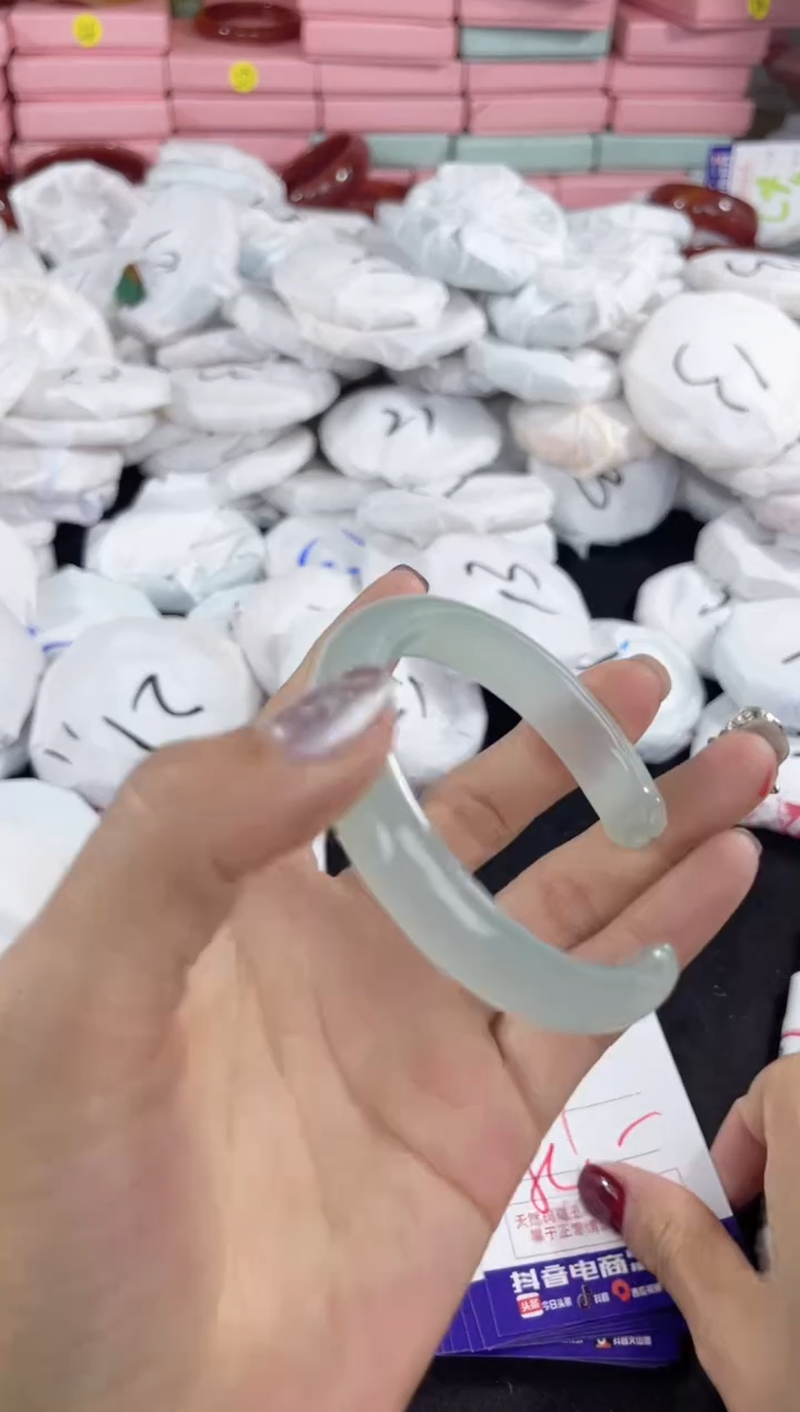 【闪购商品】玛瑙/玉髓手镯未镶嵌679