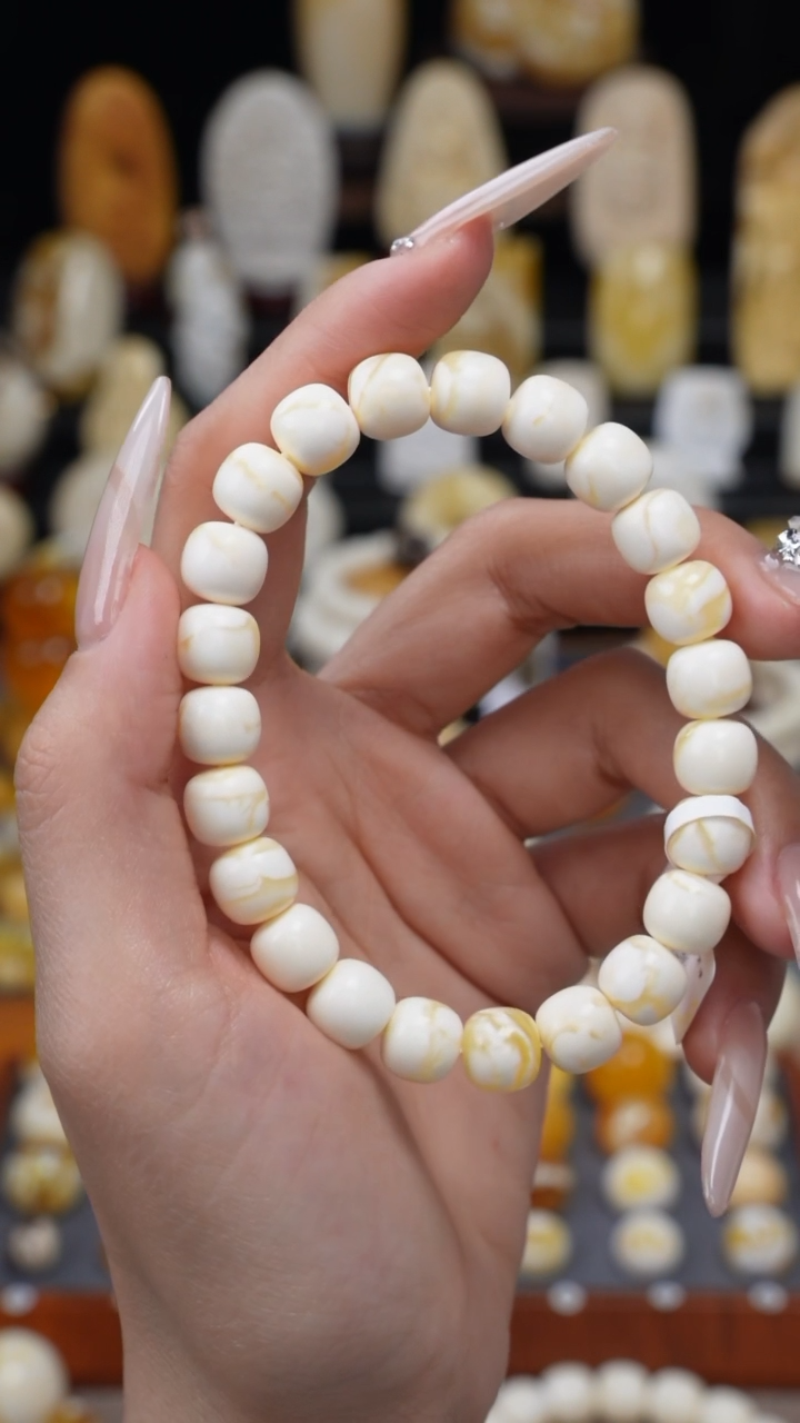 【闪购商品】琥珀裸石未镶嵌36586586