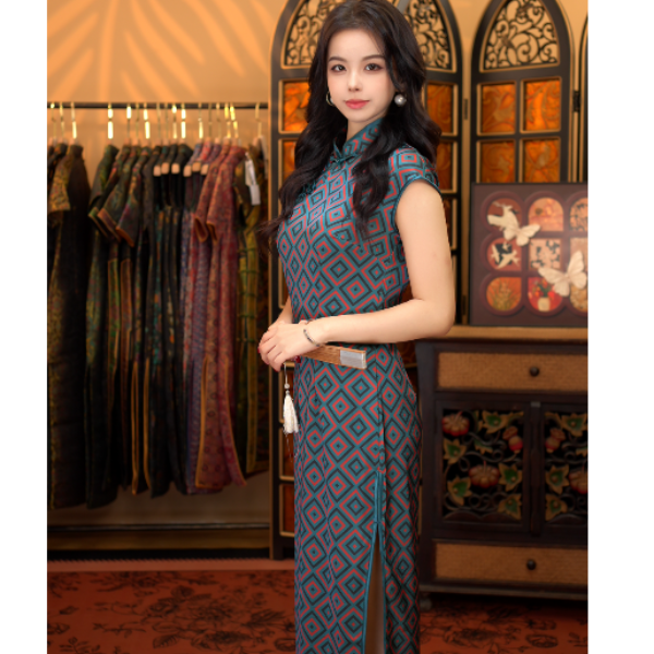 白幼秀2026古法旗袍复古气质优雅提花中式走秀5824