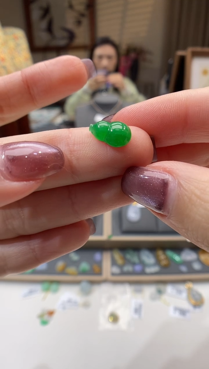 【闪购商品】翡翠颈饰未镶嵌葫芦