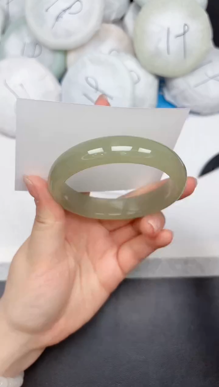 未镶嵌手镯石英质玉194/58.9