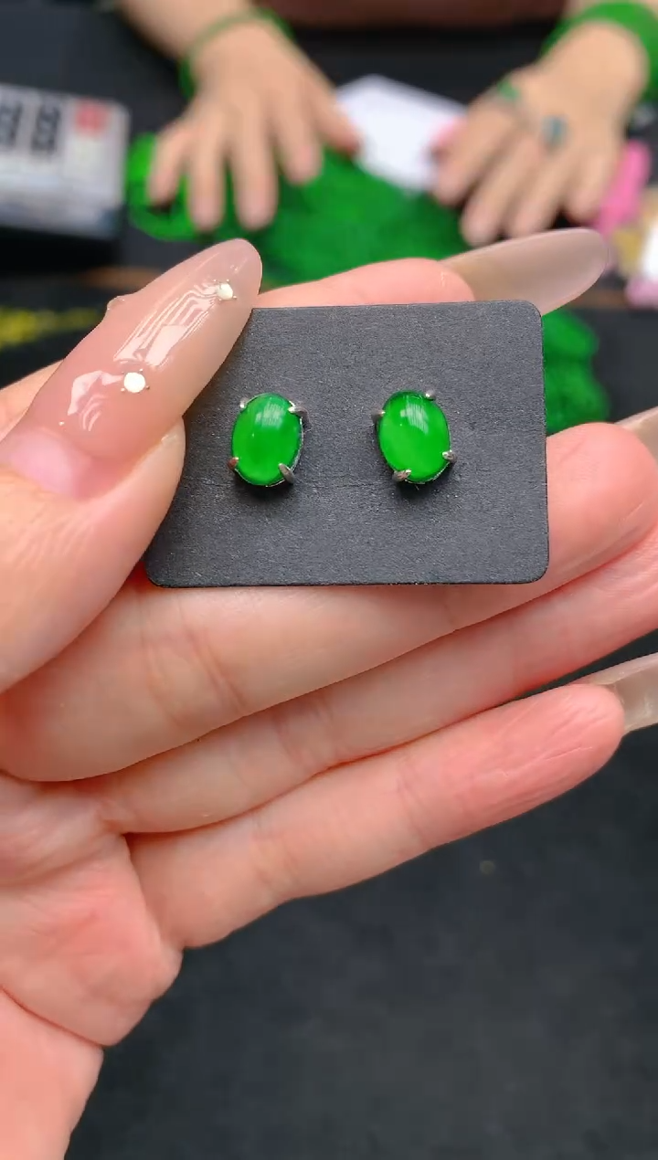 翡翠未镶嵌颈饰天然A货翡翠