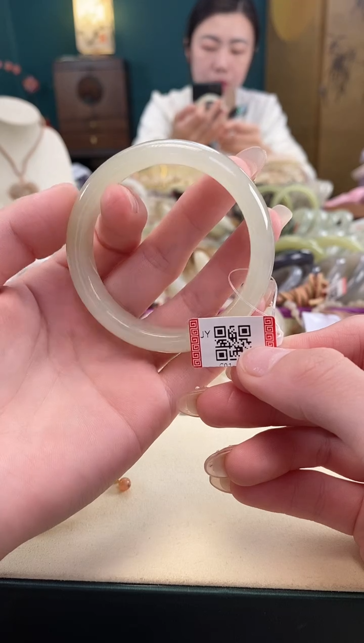 【闪购商品】和田玉手镯未镶嵌手镯