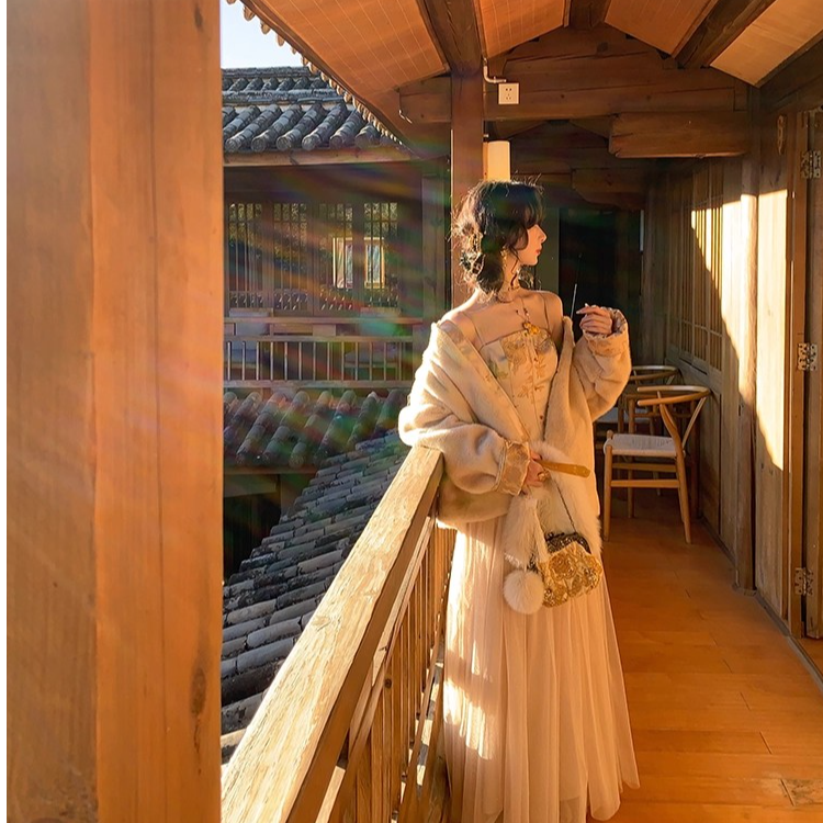 大Eees 绣罗花满衣2.0  外套