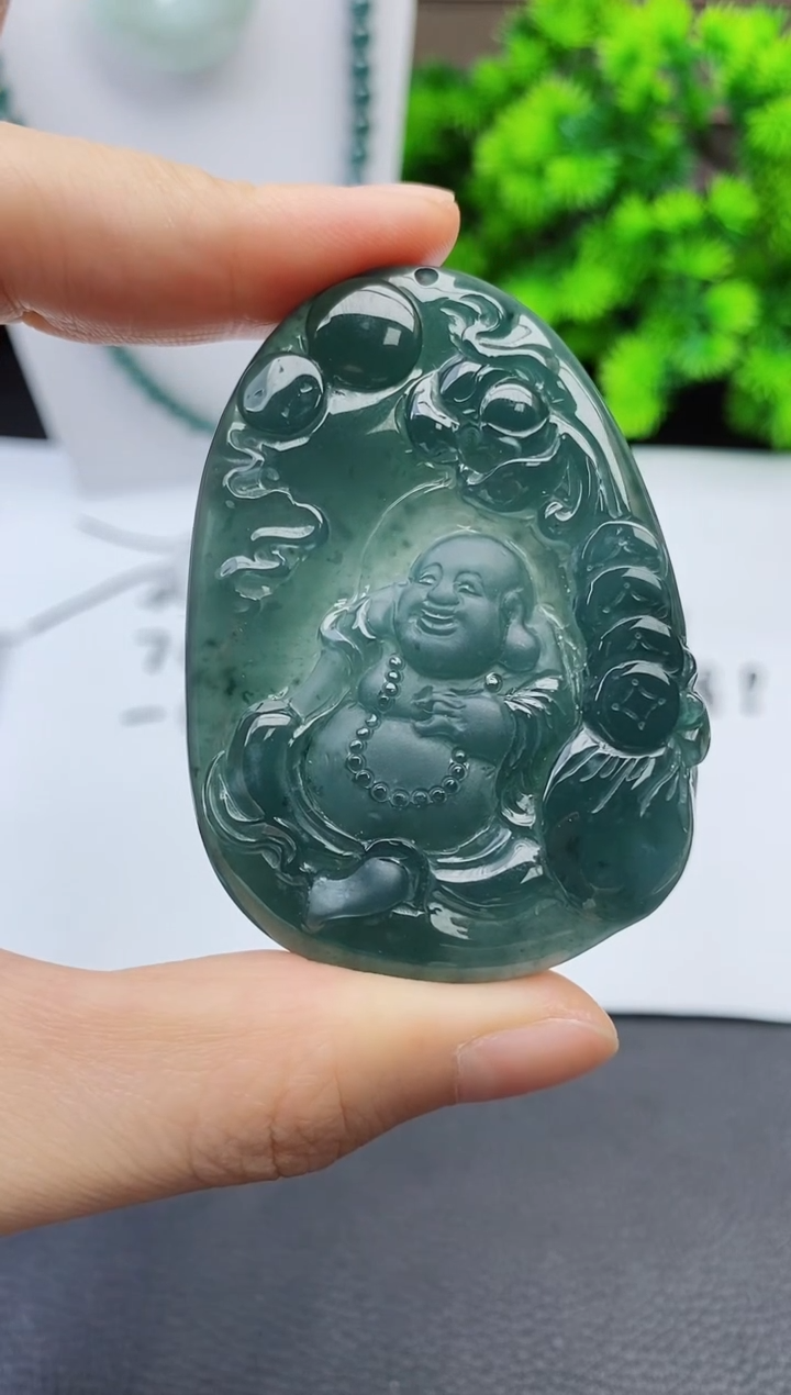 翡翠未镶嵌颈饰 