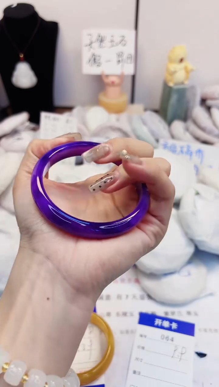 【闪购商品】石英质玉手镯未镶嵌64-玛瑙-圈口59