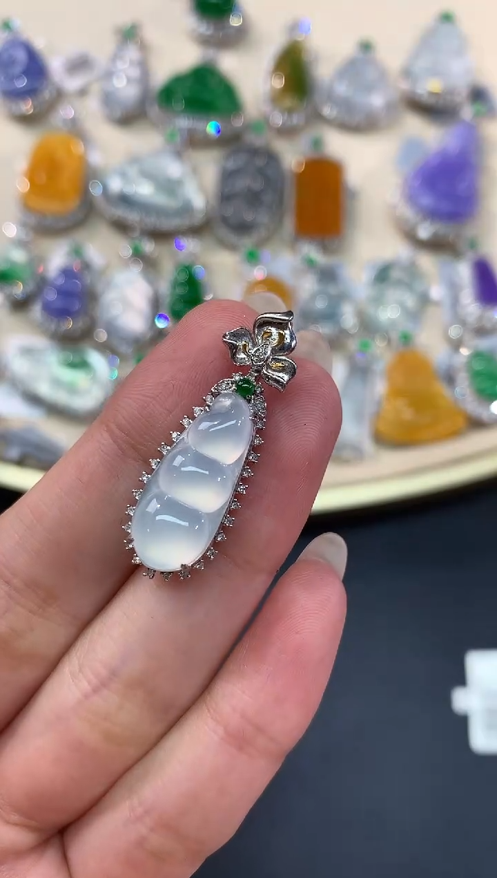 【闪购商品】翡翠吊坠(不含链)18K金镶嵌吊坠A243s 4980
