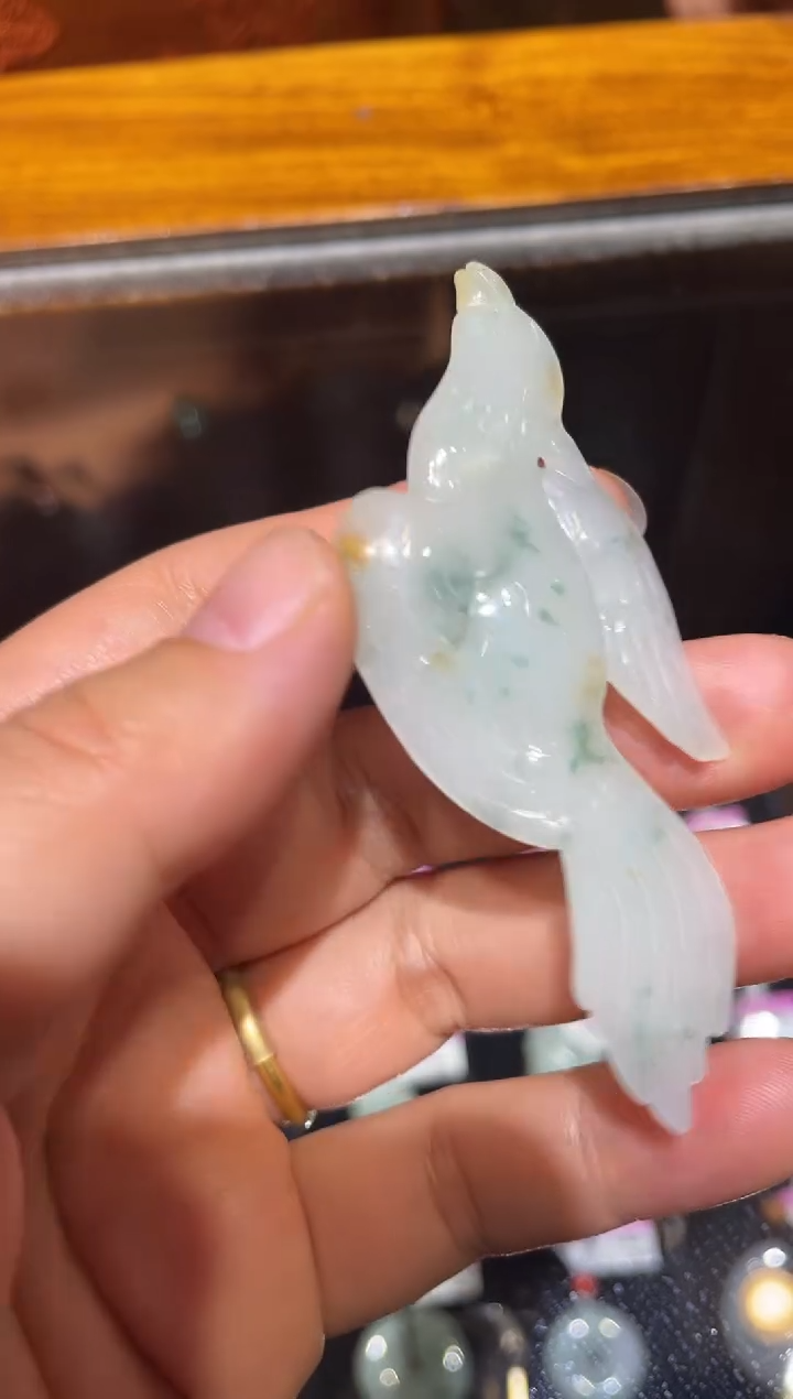 【闪购商品】翡翠颈饰未镶嵌和平鸽胸针