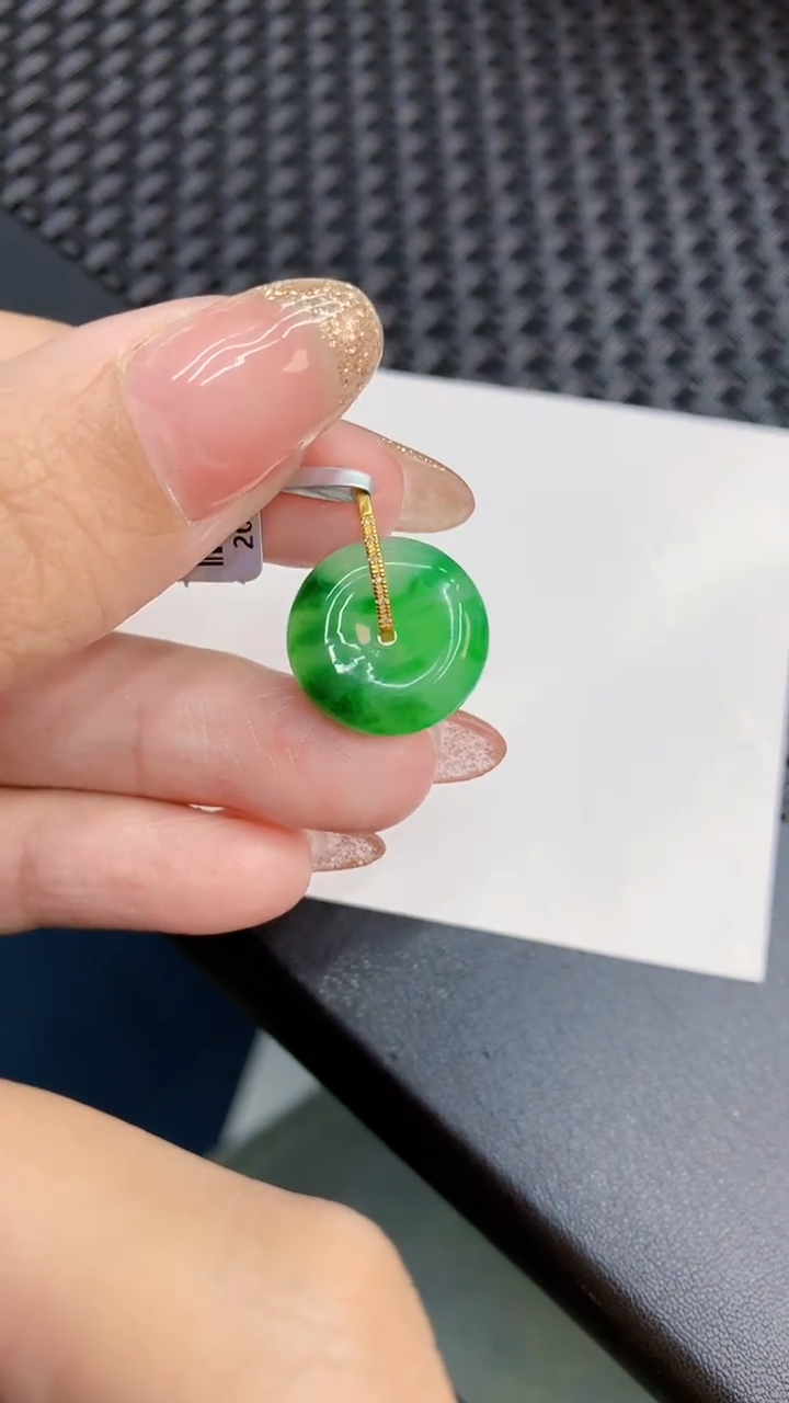 【闪购商品】翡翠18K金镶嵌颈饰            8