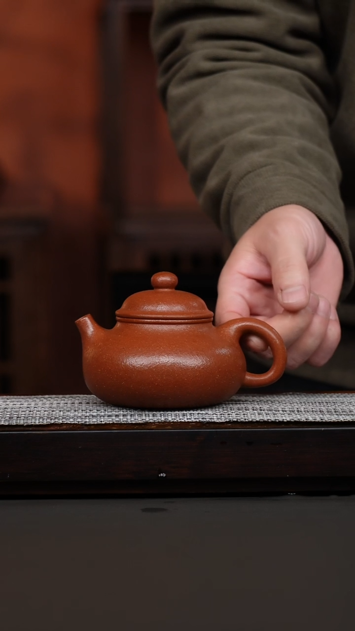 茶壶紫砂韩惠琴·绝红降坡容天