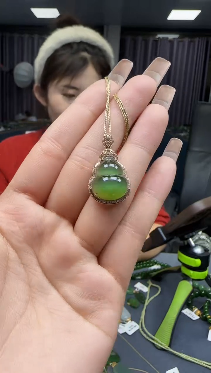【闪购商品】和田玉挂件18K金镶嵌1