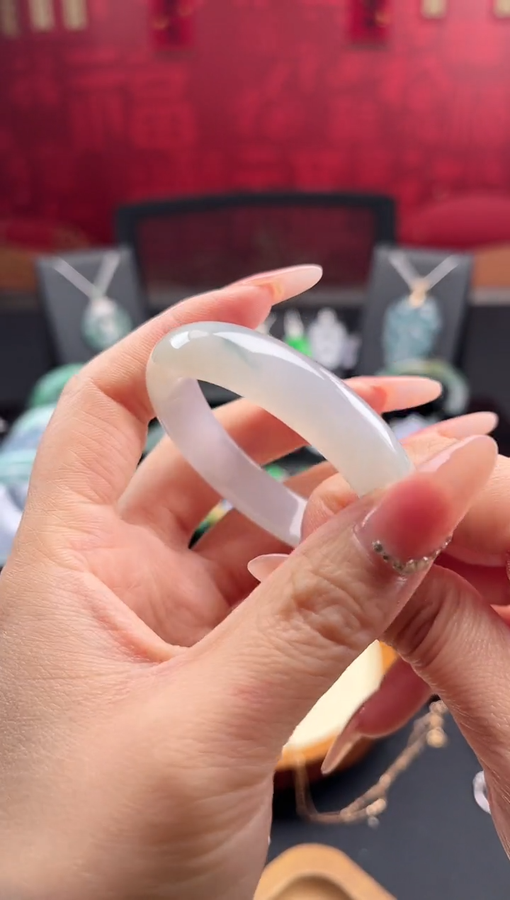 【闪购商品】翡翠手镯未镶嵌手镯