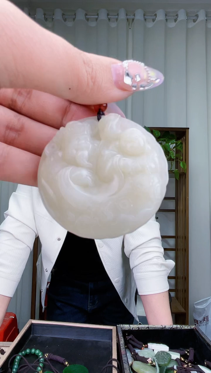 【闪购商品】和田玉挂件未镶嵌拍一发一，多样性发货！