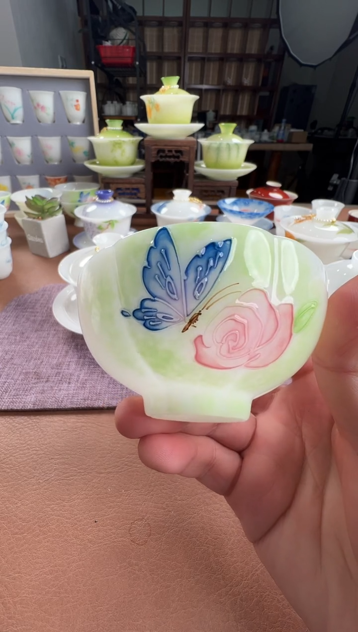 盖碗陶客****）采用优质瓷土制作