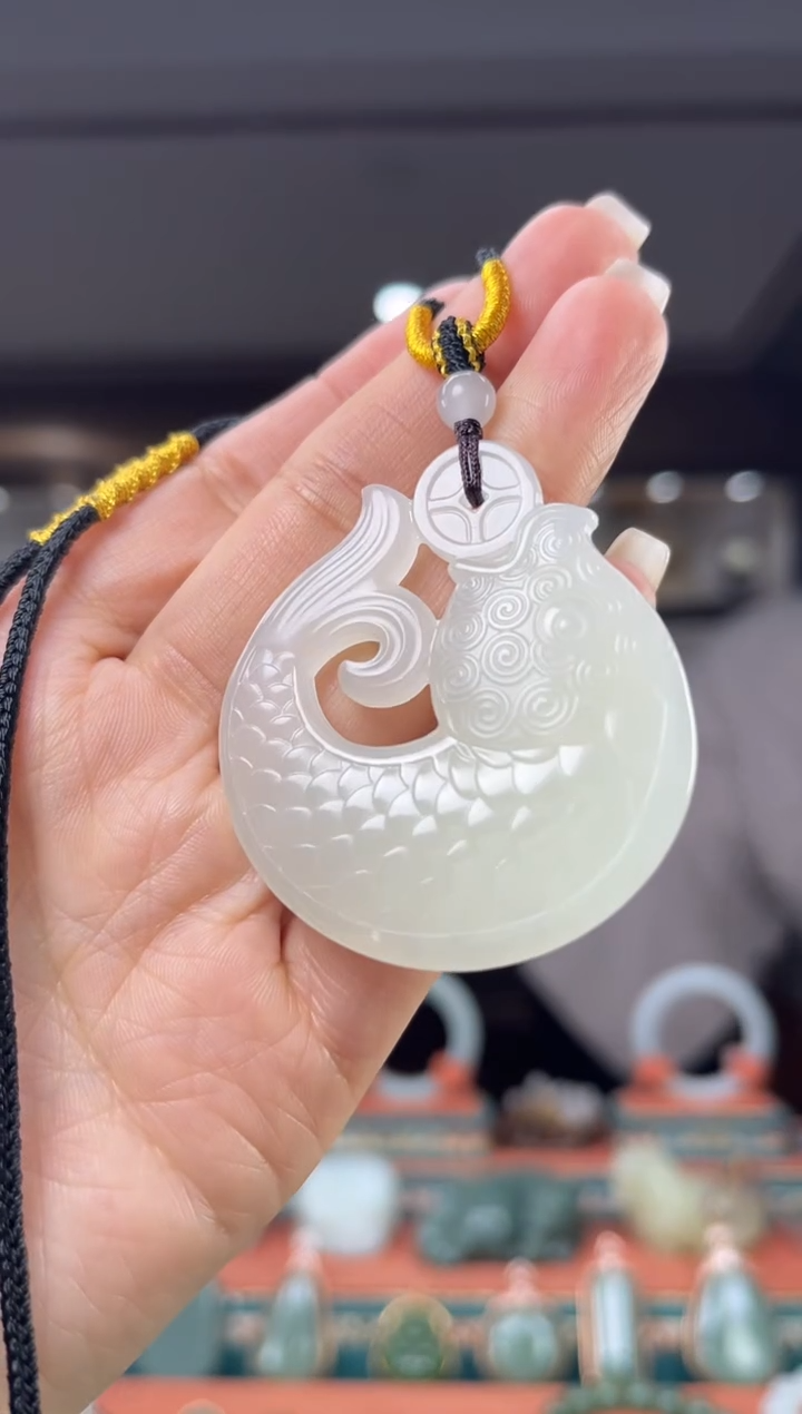 颈饰未镶嵌和田玉佩佩