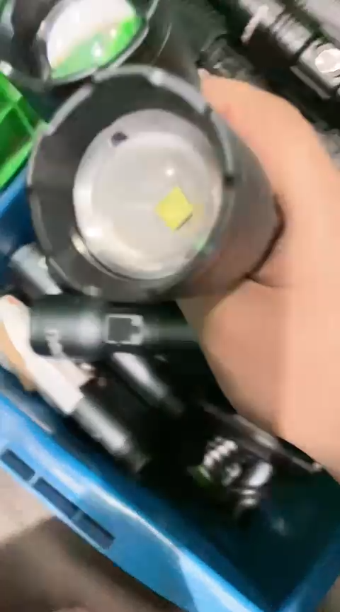 B352坏手电德利发4只颜色随机