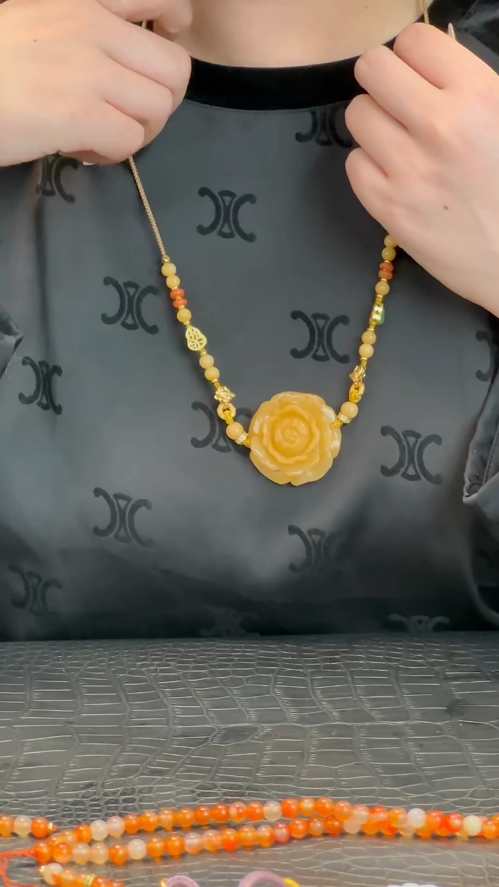 【闪购商品】翡翠颈饰未镶嵌颈饰