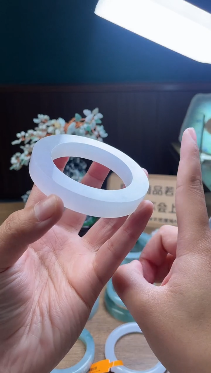 【闪购商品】定制翡翠手镯未镶嵌定制