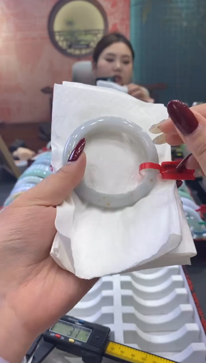 【闪购商品】翡翠手镯未镶嵌多人0010537