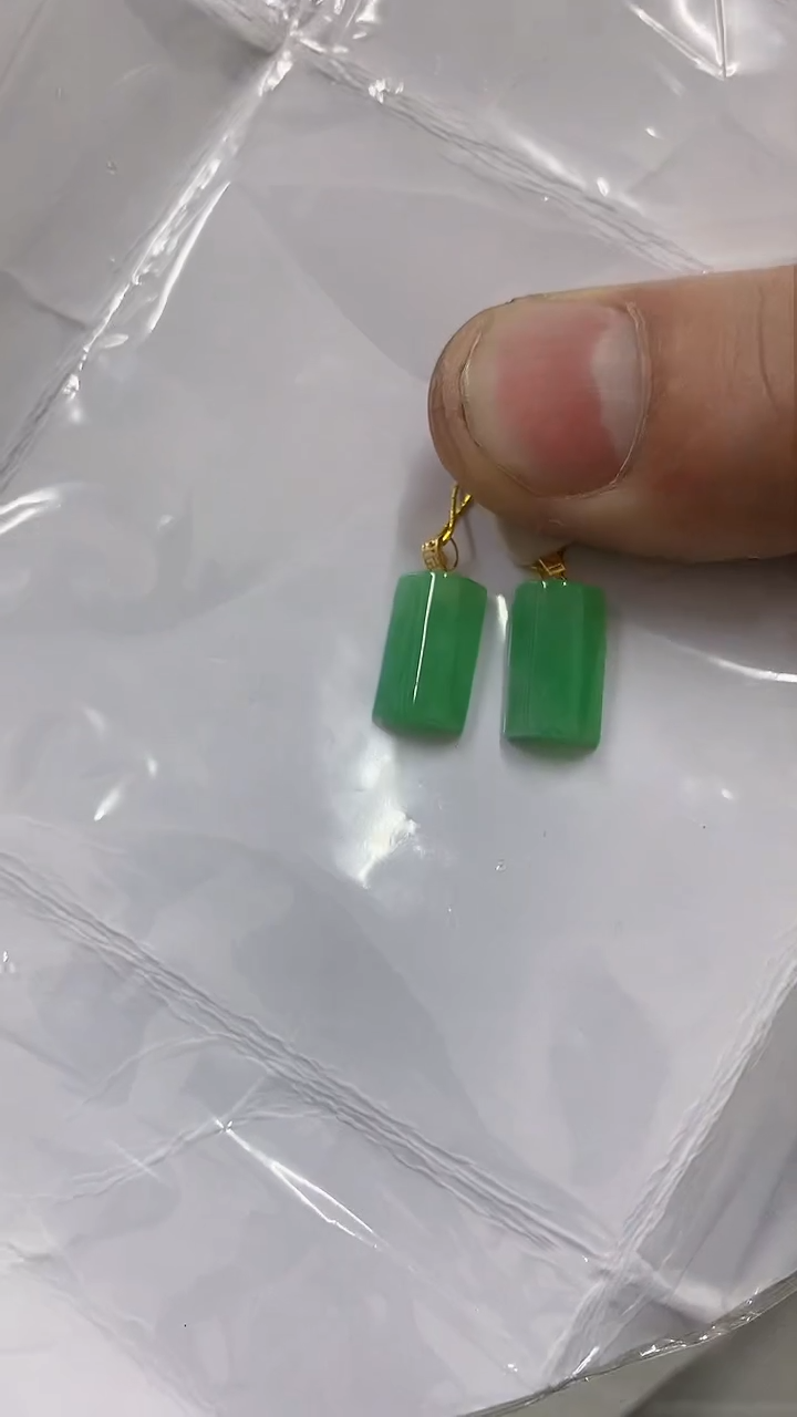【闪购商品】翡翠吊坠(不含链)18K金镶嵌多样性发货其中一件