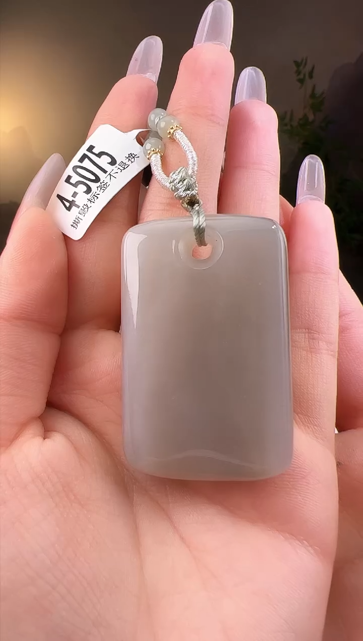 【闪购商品】和田玉颈饰未镶嵌无事牌5075