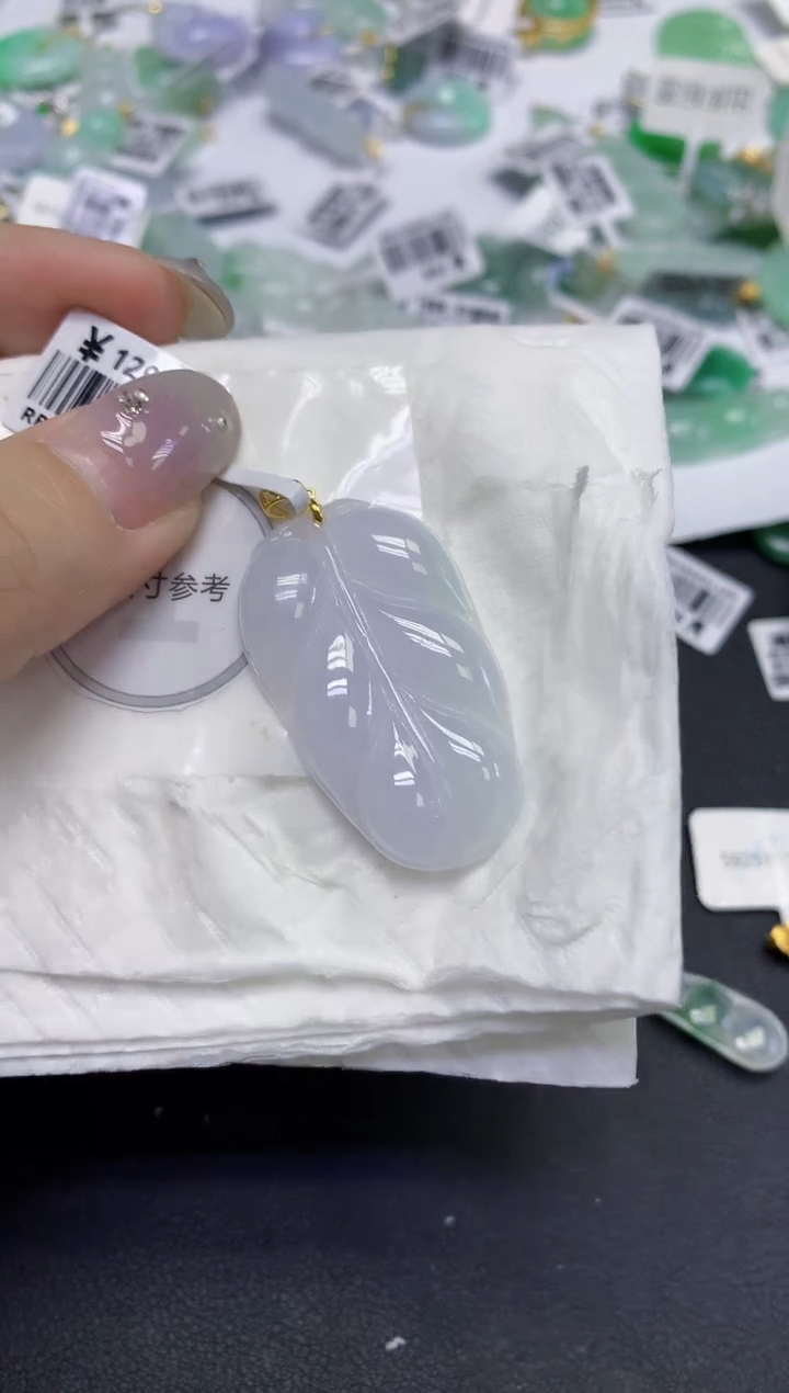 颈饰18K金镶嵌翡翠天然缅甸翡翠A货百元以上9元证书费自理