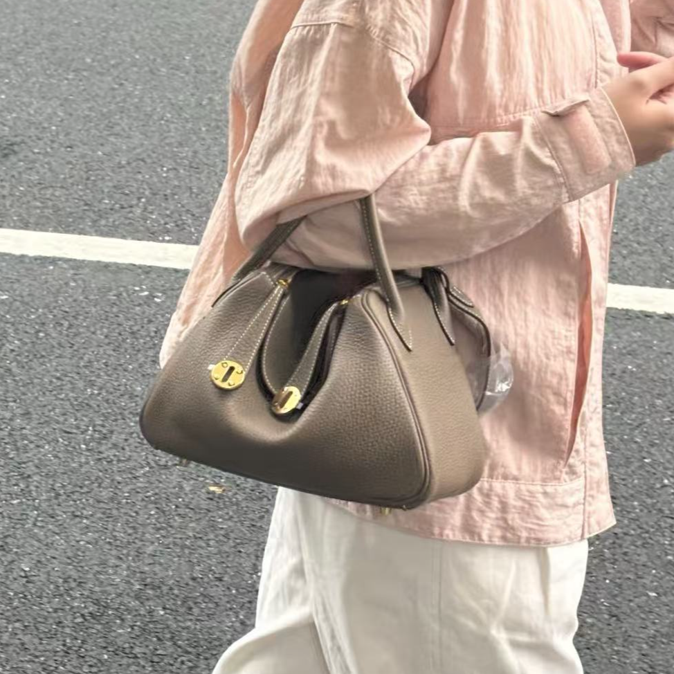 99新 Hermes/爱马仕 lindy26大象灰金扣TC皮D刻