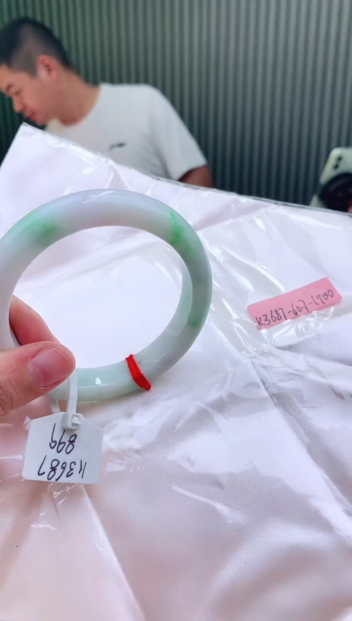 未镶嵌手镯翡翠60