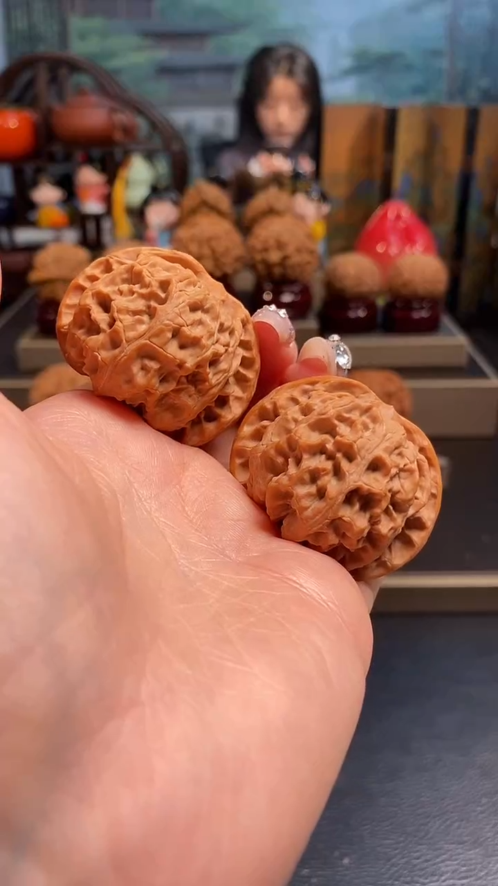 【闪购商品】文玩核桃吊坠K366苹果园42